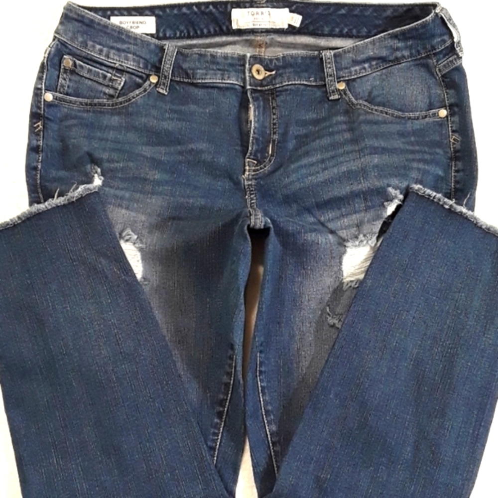 💥Torrid Denim Boyfriend Crop Jeans. Women's Plus Size: Waist 16x27 Inseam.